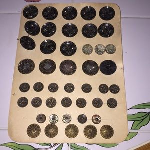 PC Antique rhinestone & engraved buttons
